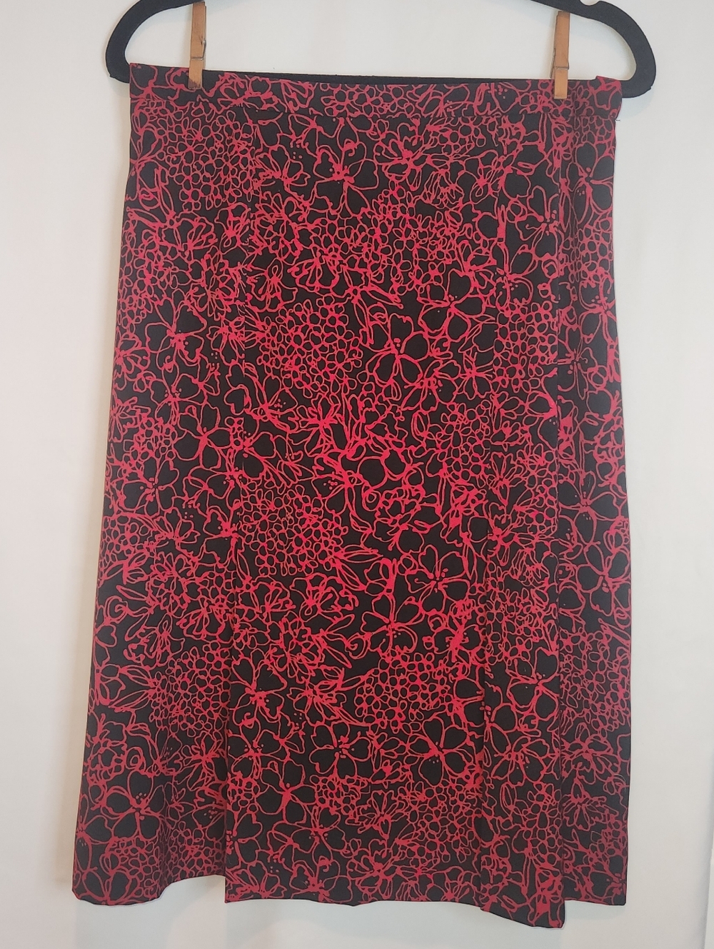 Leslie Fay NWT Size 12 Women's Red Black Skirt